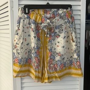 Coco & Jaimeson Floral Shorts, Size M